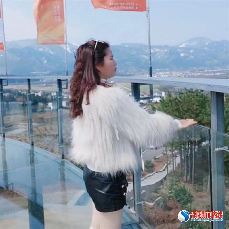 “妇女姐妹一齐上，不怕木虱有翅膀”——新宁县月汉村万众一心统防统治应对小木虱