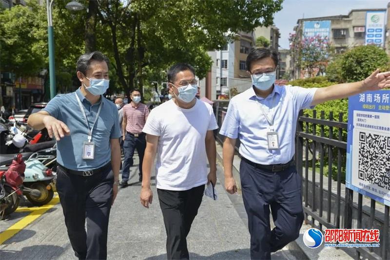 邵阳学院校长张平一行到邵阳学院附属第一医院督查创文工作