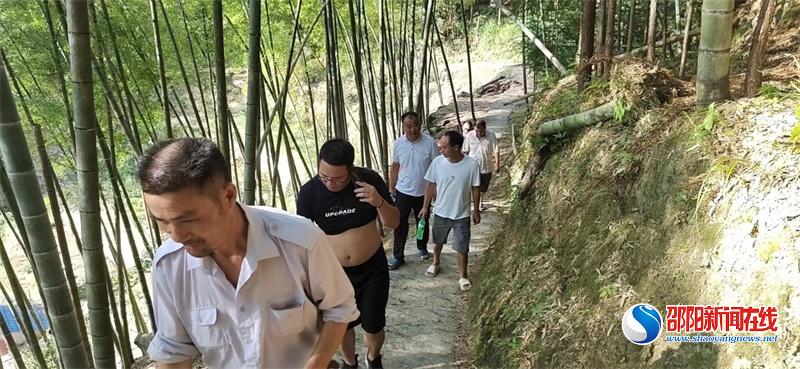 洞口县罗溪瑶族乡落实“林长制”深入开展森林防火宣传活动