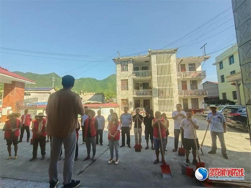 洞口县渣坪乡：开展农村人居环境整治“百日行动”，绘制美丽乡村新画卷