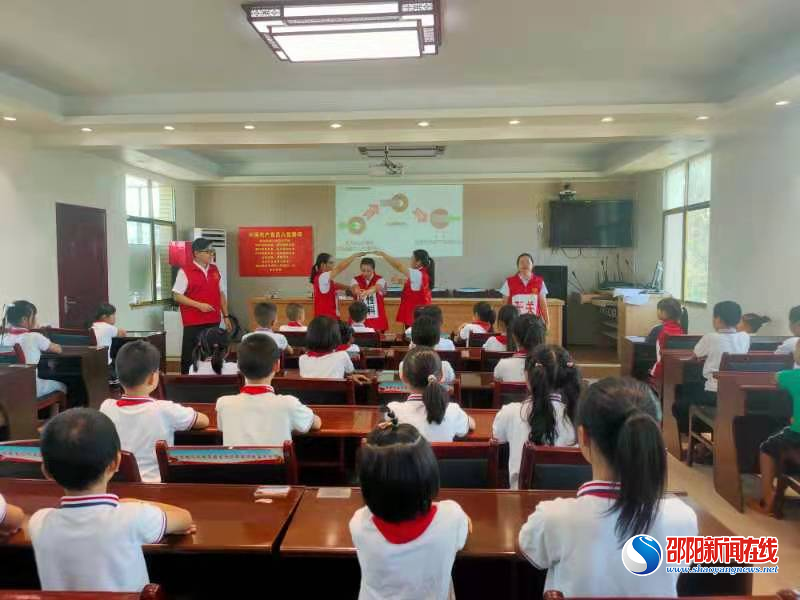 北塔区助学支教服务社：科技下乡，助学支教