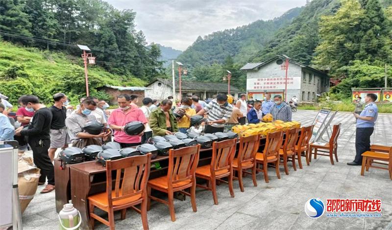 洞口县罗溪瑶族乡：安顺村持续开展交通安全宣讲活动
