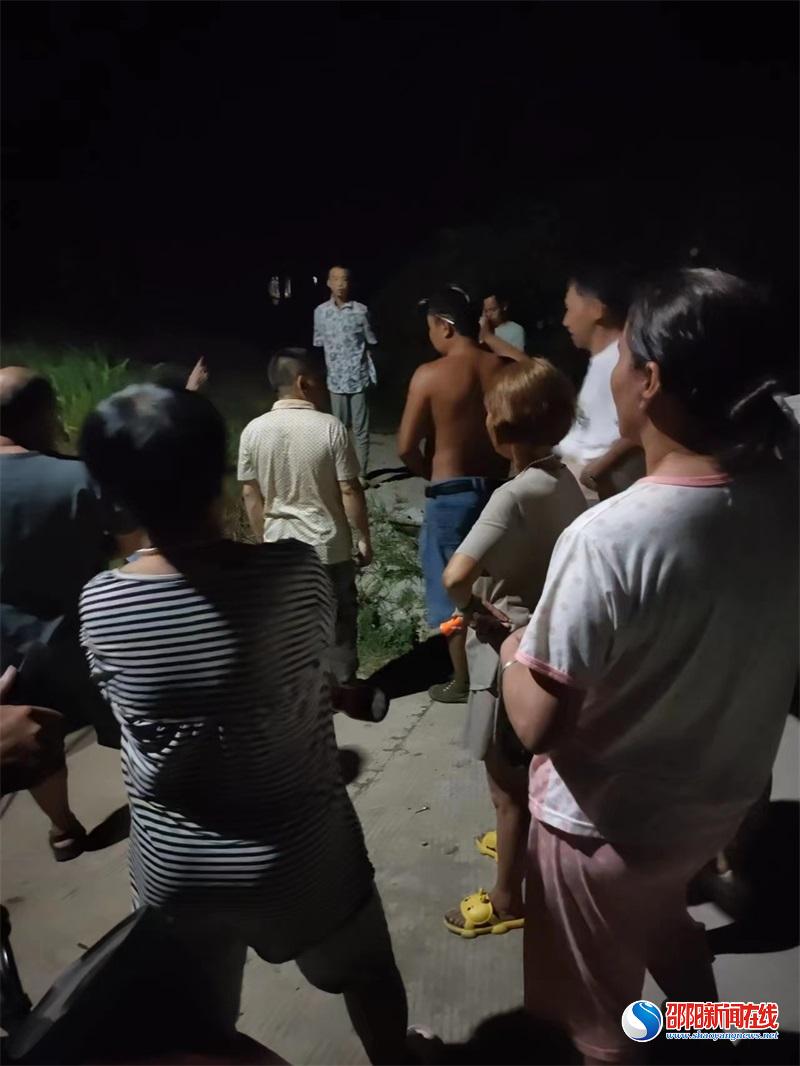 洞口县：罗溪瑶族乡政府、派出所紧急出动 搜寻失踪女孩