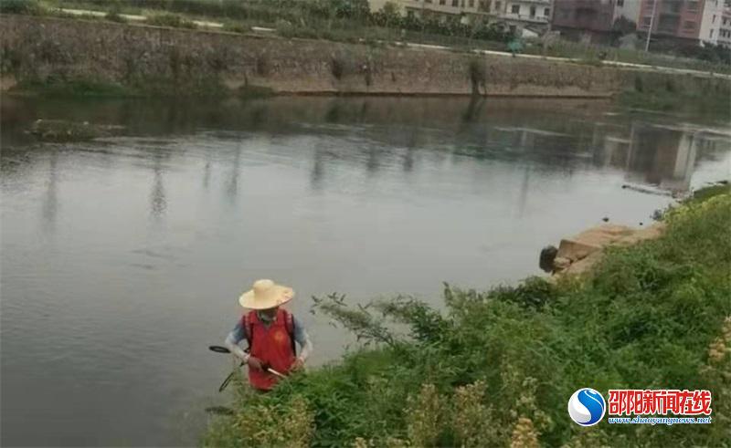 隆回县三阁司镇集中开展“清河净滩”专项行动