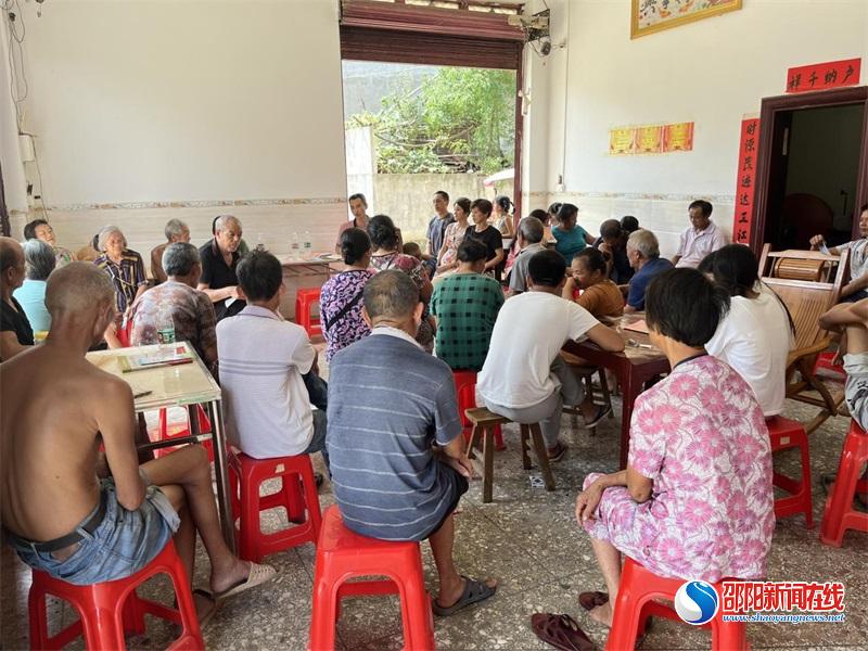 洞口县黄桥镇：“院落会”式微宣讲 干群携手助振兴