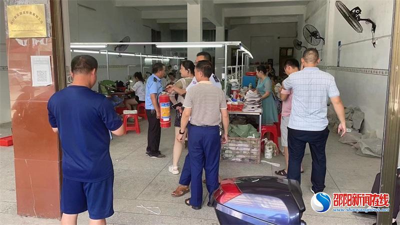 洞口县花园镇多部门联动开展自建房安全隐患排查整治工作