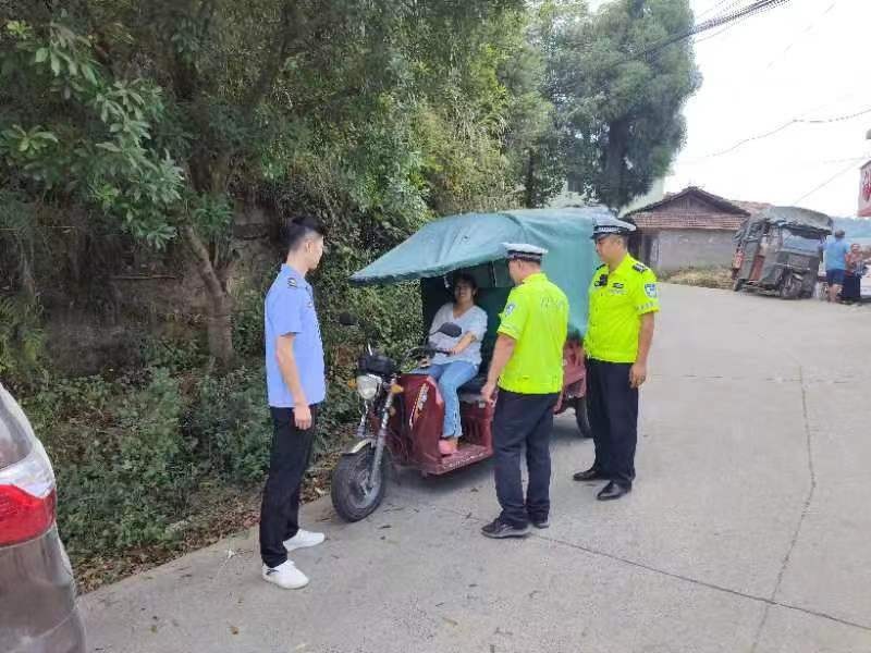洞口县渣坪乡开展交通顽瘴痼疾专项整治行动