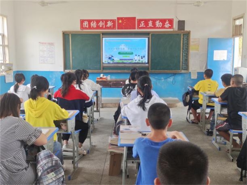 洞口县茶铺茶场管理区开展全民禁毒、反电诈宣传活动