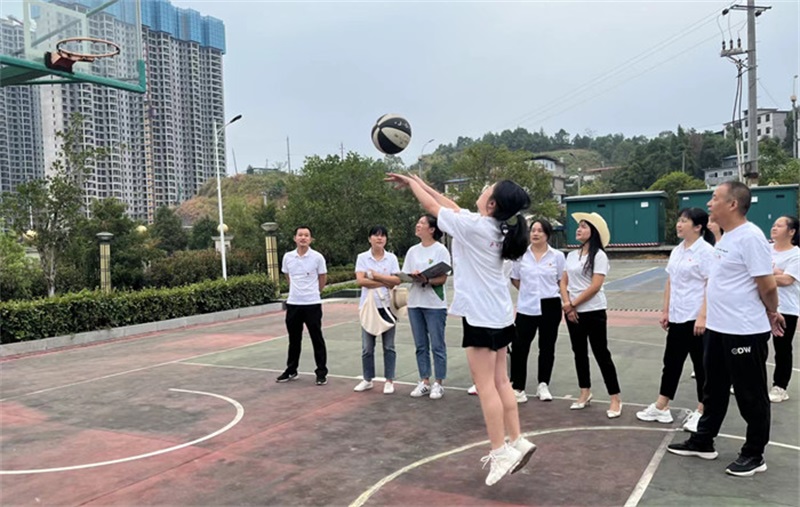 邵阳县卫生健康局举办趣味篮球赛活动