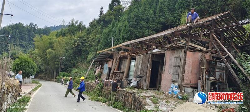 洞口县罗溪瑶族乡稳步推进辖区自建房安全隐患排查整治工作