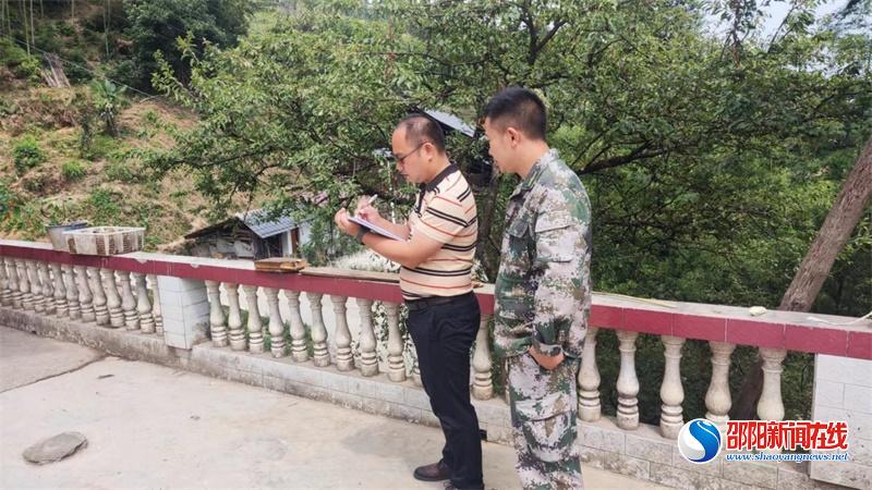 洞口县罗溪瑶族乡入户排查非经营性结构安全隐患
