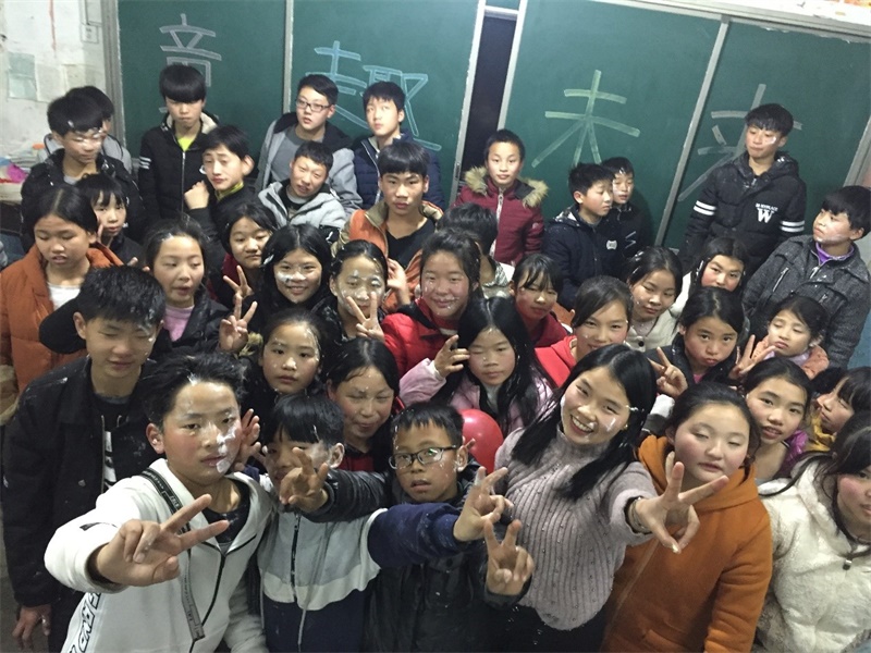 坚守教育初心，勇担教师使命——记新邵县言栗中学教师马艳
