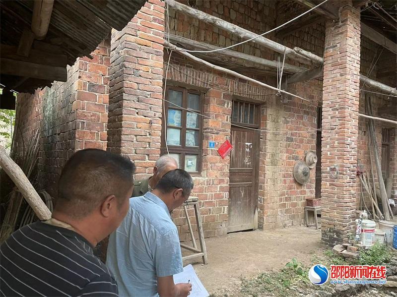 洞口县山门镇开展自建房安全隐患“回头看”
