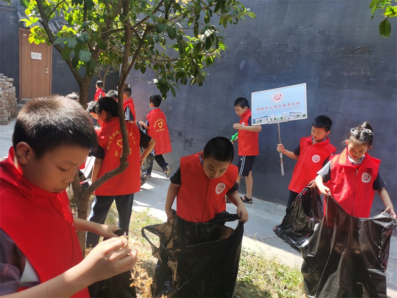 邵阳市北塔区芙蓉学校开展“学雷锋”志愿者活动