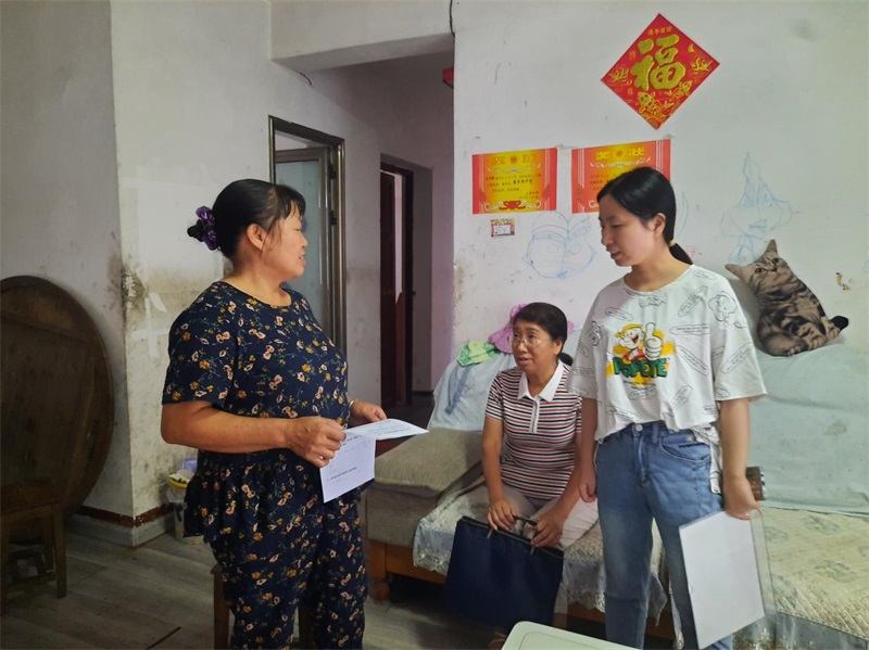 洞口县长塘瑶族乡开展“乡村振兴齐助力 禁毒宣传进万家”入户活动