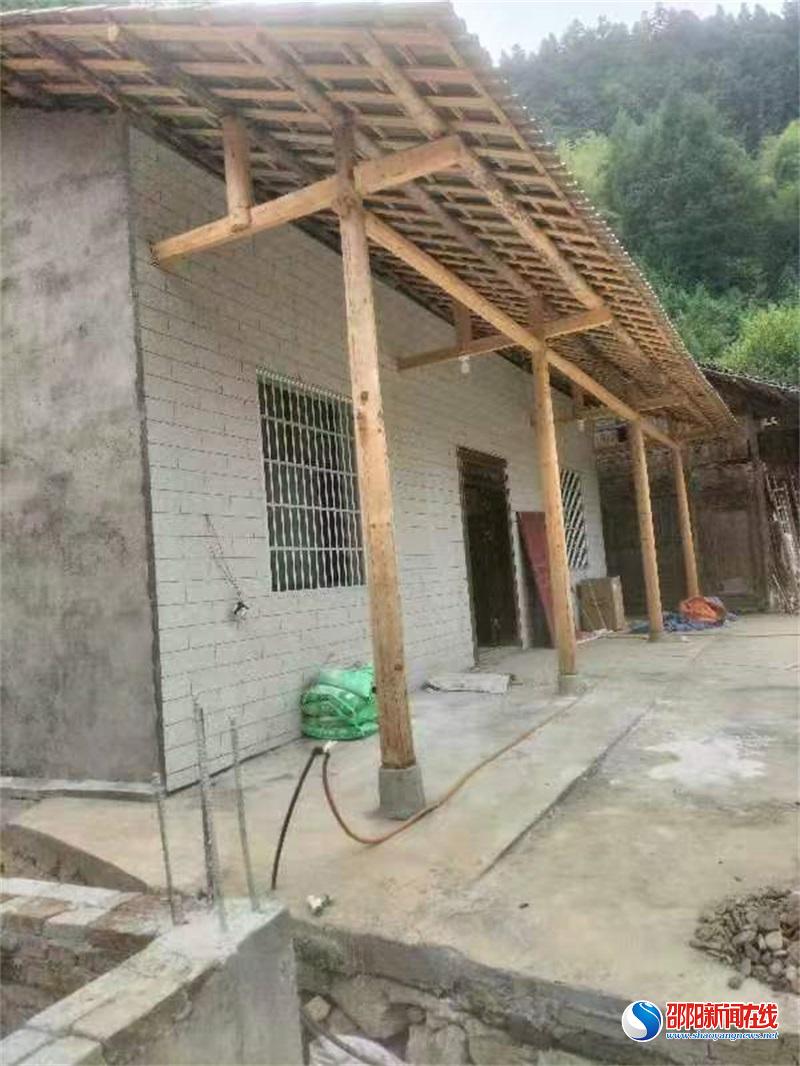 洞口县月溪镇黑岩村：排查整治到位 群众喜住新房