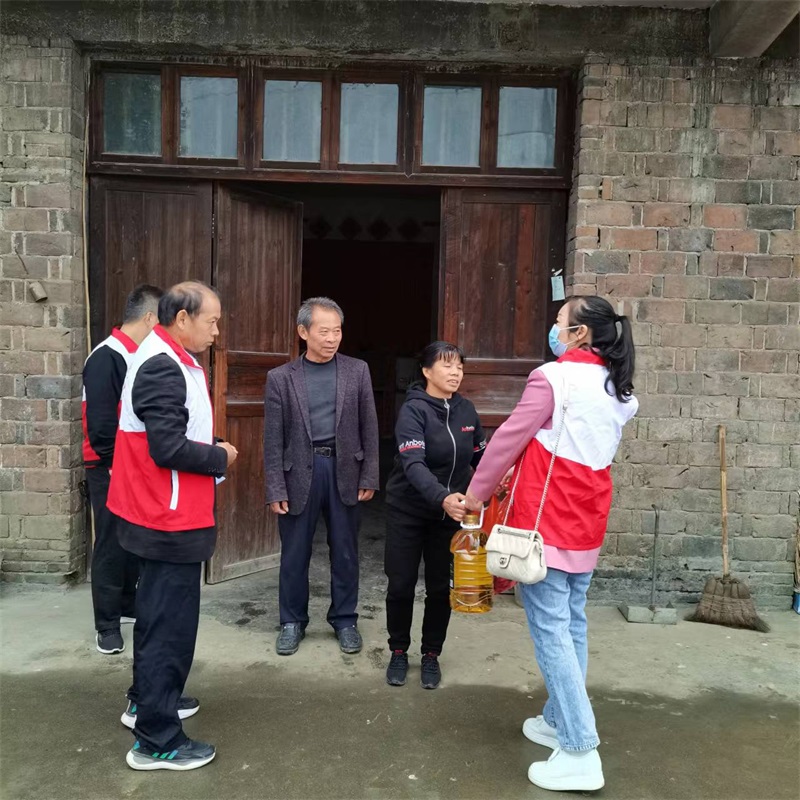 武冈市卫健局开展“敬老月”及计生特殊困难户走访慰问活动