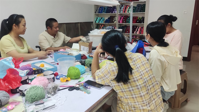 洞口县花古街道幸福小区开展免费编织培训