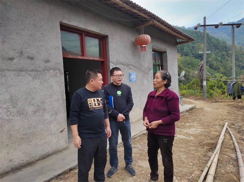 洞口县罗溪瑶族乡开展涉毒重点人员走访活动