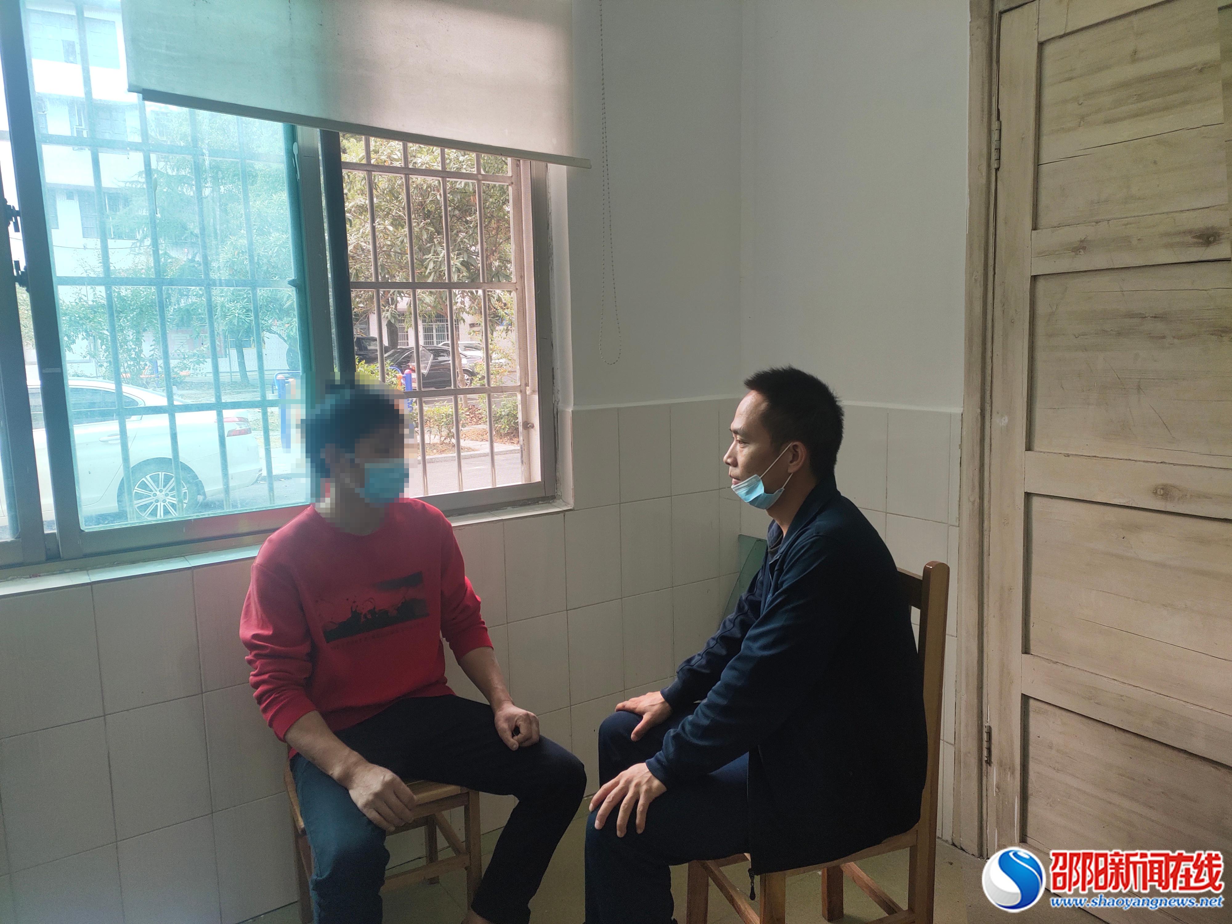 洞口县山门镇联合开展关爱吸毒人员家庭走访活动