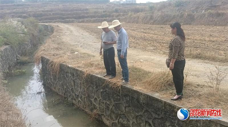 隆回县三阁司镇桥庄村积极开展巡河工作