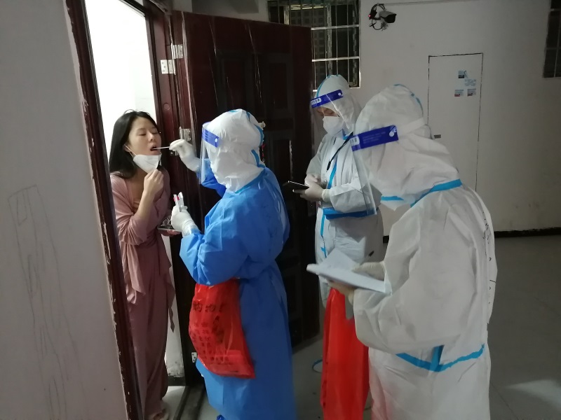 入户扫码做核酸2.jpg