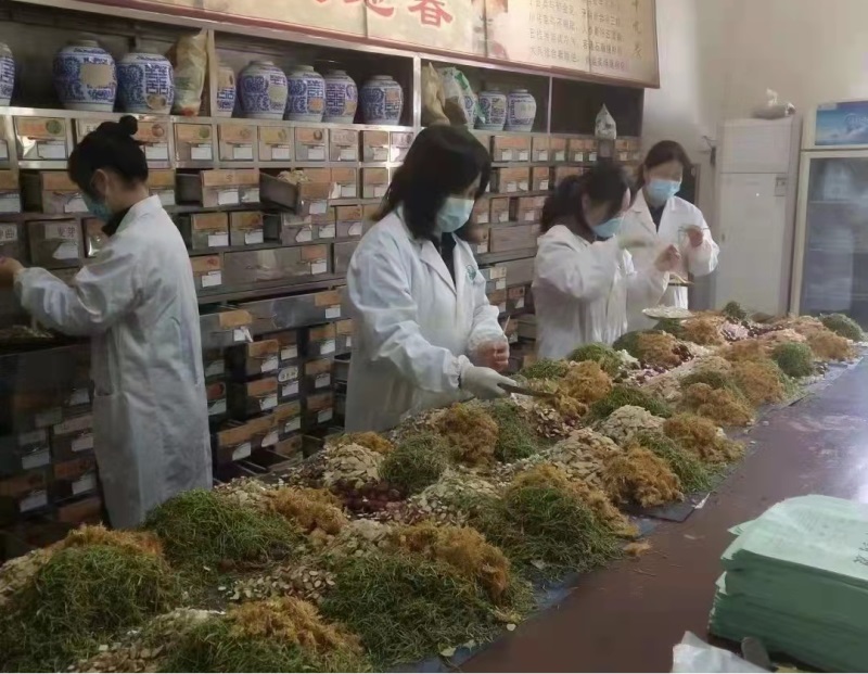 武冈市中医医院：“有点甜”的中药筑起一道防疫屏障