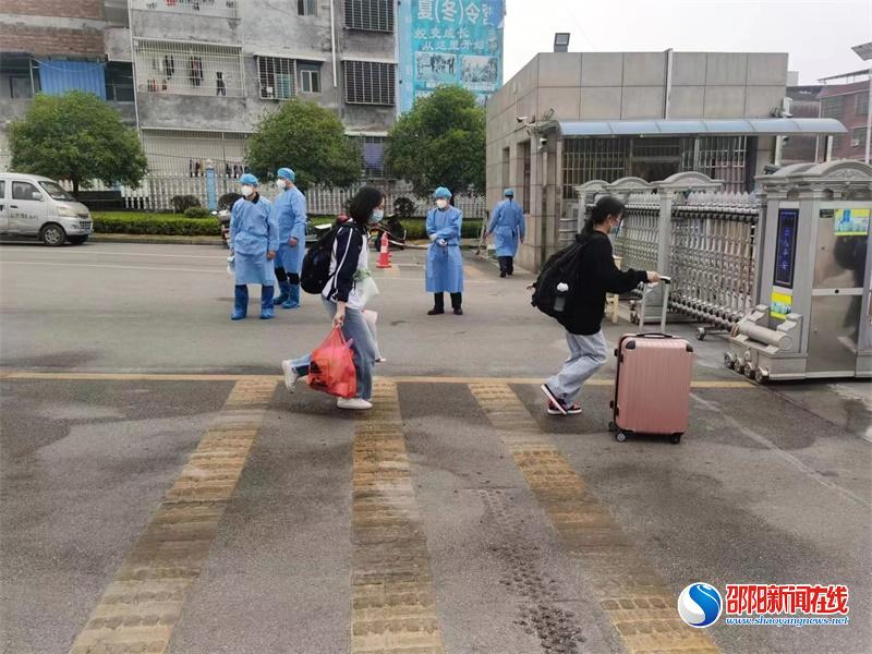 刘辉：关键时刻必须“挺上去”