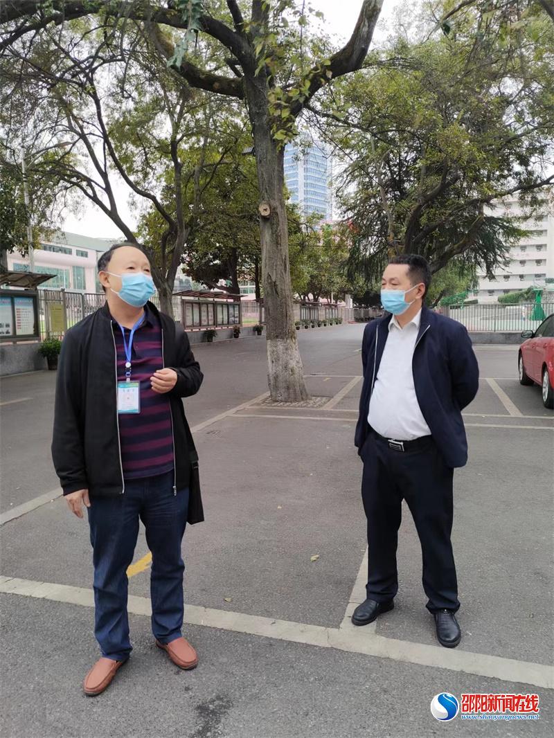 运筹帷幄的统帅，身体力行的战士——记抗疫中的隆回一中校长赵旭红