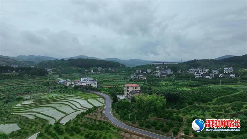 新宁县崀山脐橙产业路被评为2022年十大“湖南省最美农村路”