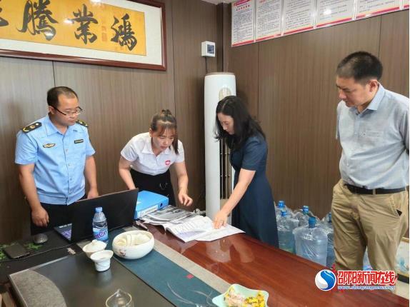 洞口县：毛超林一行专题调研企业食品安全工作