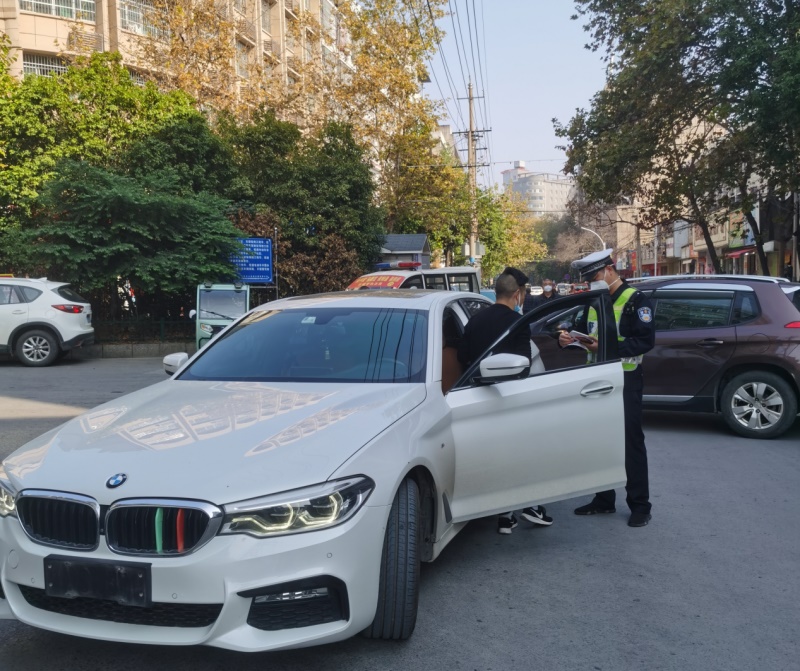 邵东交警开展冬季公路交通安全区域整治行动