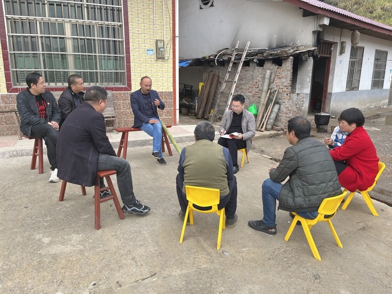 邵东市市场服务中心到乡村振兴联点村宣传党的二十大精神