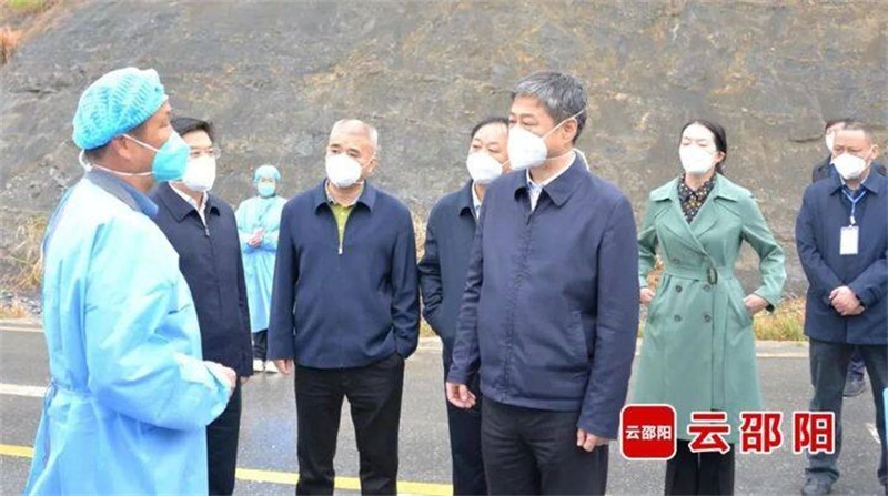 严华在邵阳县和市城区调研疫情防控工作