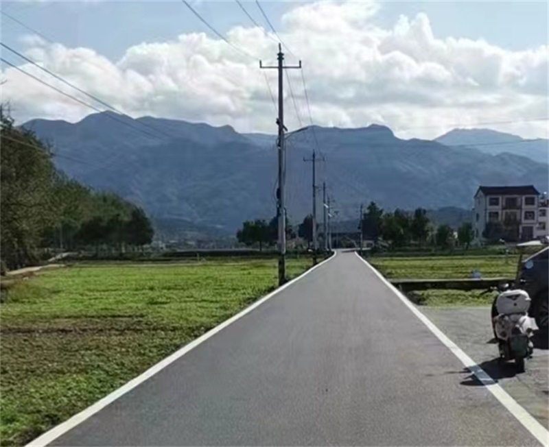 新宁县公路建设养护中心铺路保畅 助力首届邵阳旅游发展大会