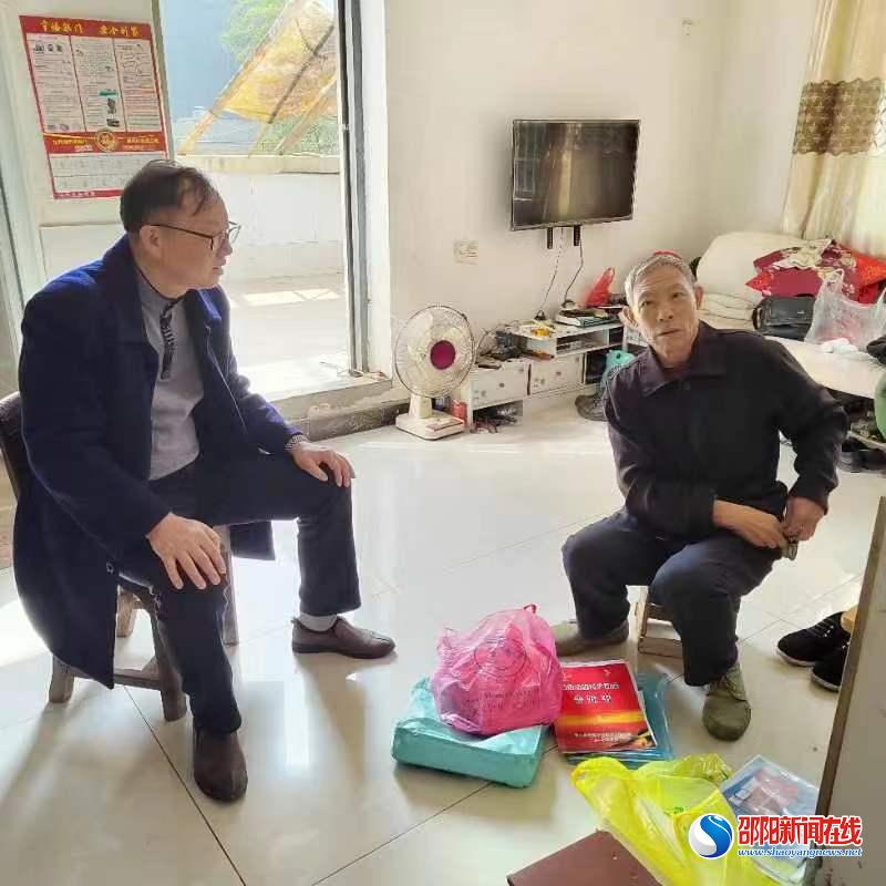 洞口县大屋瑶族乡开展深入易地搬迁户访民情 送温暖全覆盖大走访活动