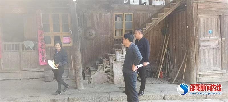 洞口县桐山乡：心系群众，做好危房改造指导帮扶