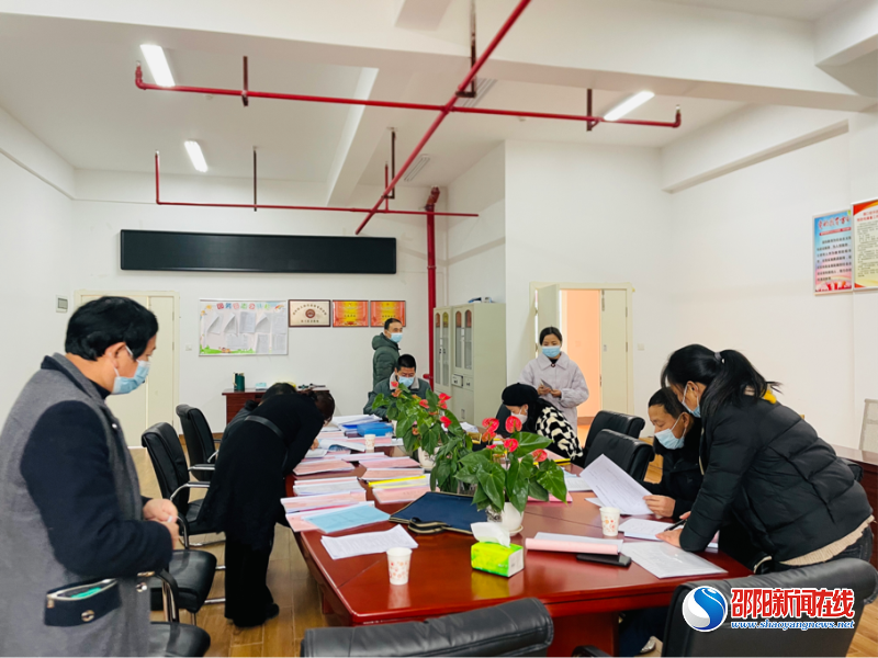 洞口县教育局到县经济开发区幸福幼儿园开展校园安全和疫情防控工作专项检查