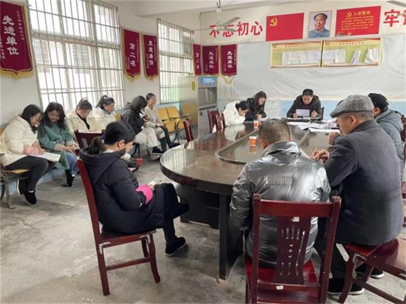 隆回县花门街道开展“学习二十大、永远跟党走、奋进新征程”主题宣讲活动