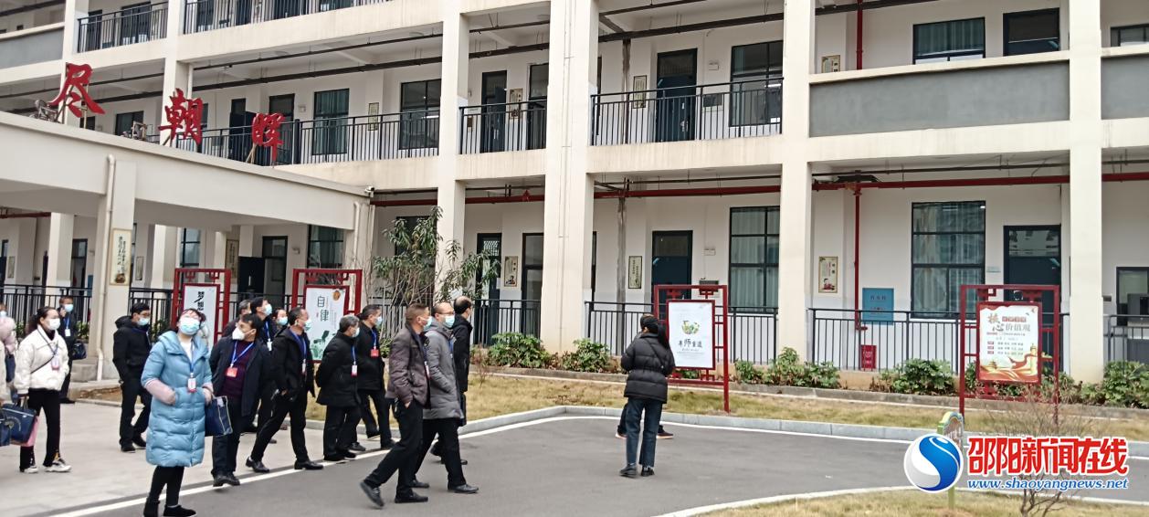 新邵县巨口铺镇人大代表、政协委员对督管办开展评议工作
