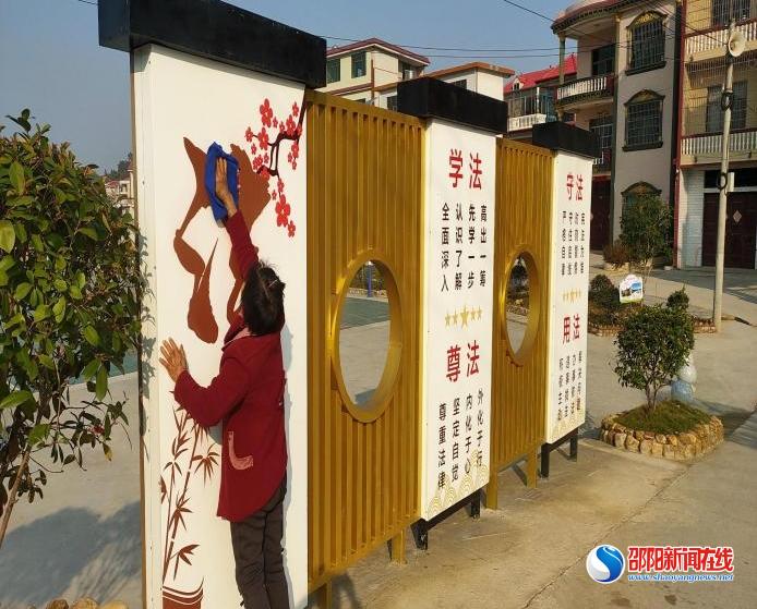 武冈市龙溪镇：“利剑行动”再出发，打赢蓝天保卫战我们在行动