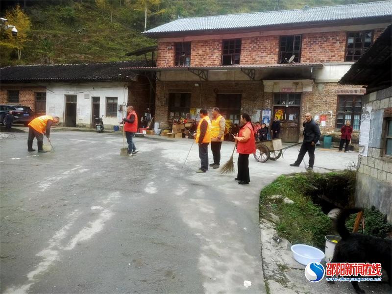 洞口县：全民参与“爱卫运动” 共建生态宜居月溪