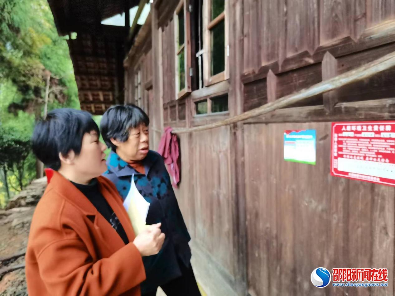 洞口县月溪镇管竹村将自建房安全隐患摸排整治工作做实做细
