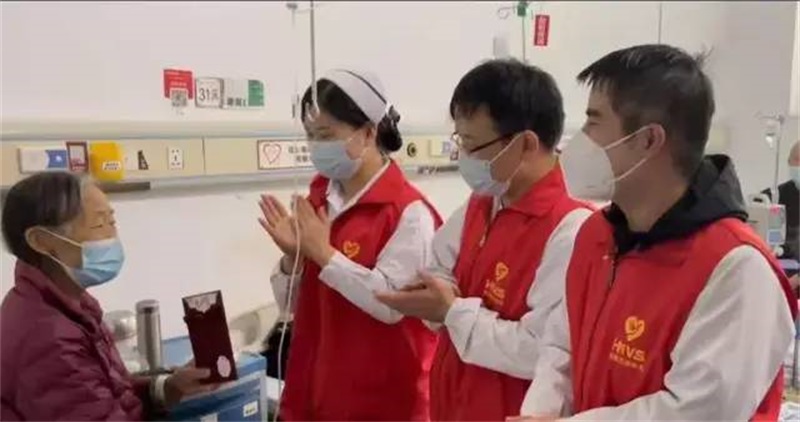 共克时艰 做患者最坚强的“医”靠——记邵阳市中西医结合医院内一科护士长姚菲菲