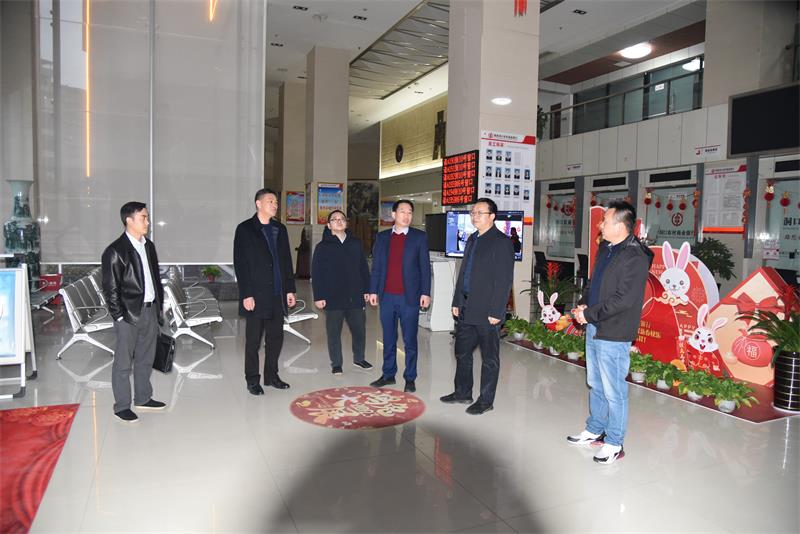 洞口农商银行：调研指导涨士气，走访慰问暖人心