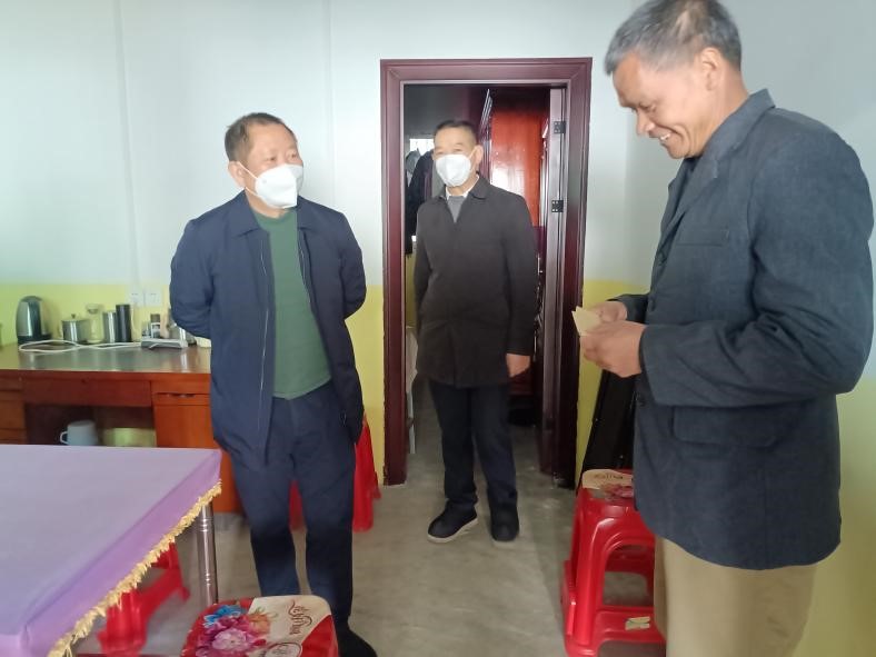 洞口县杨林镇开展走访慰问困难党员活动