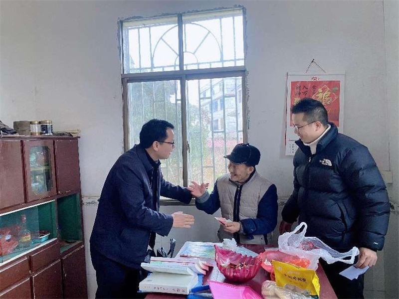 隆回县高平镇开展春节慰问暖冬活动