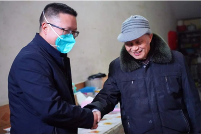 新宁县人民医院开展走访慰问退休老党员、老干部及部分困难职工活动