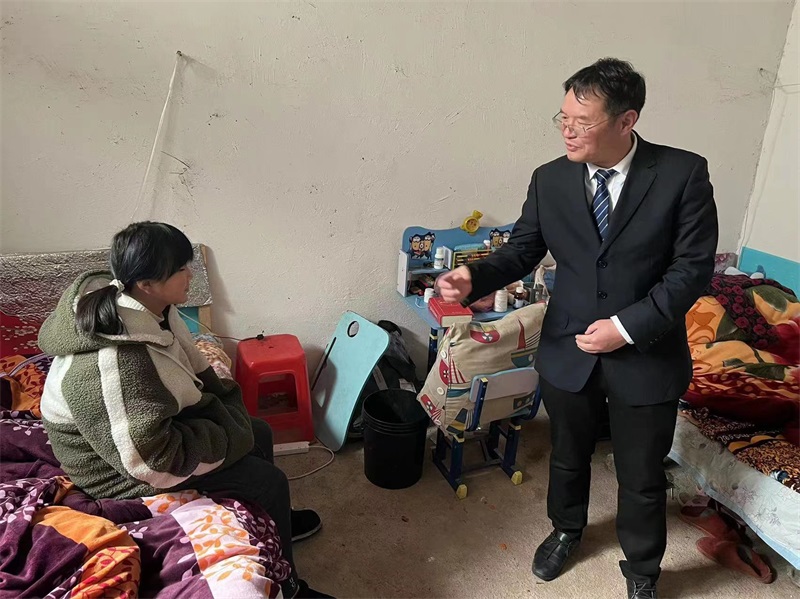 黄负平到邵东市九龙岭镇走访慰问困难群众