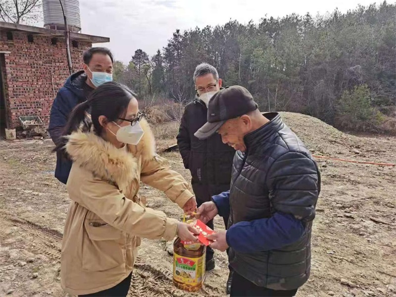 岁末走基层，温暖过新春——邵阳市工信局用心用情联点帮扶兰园里村